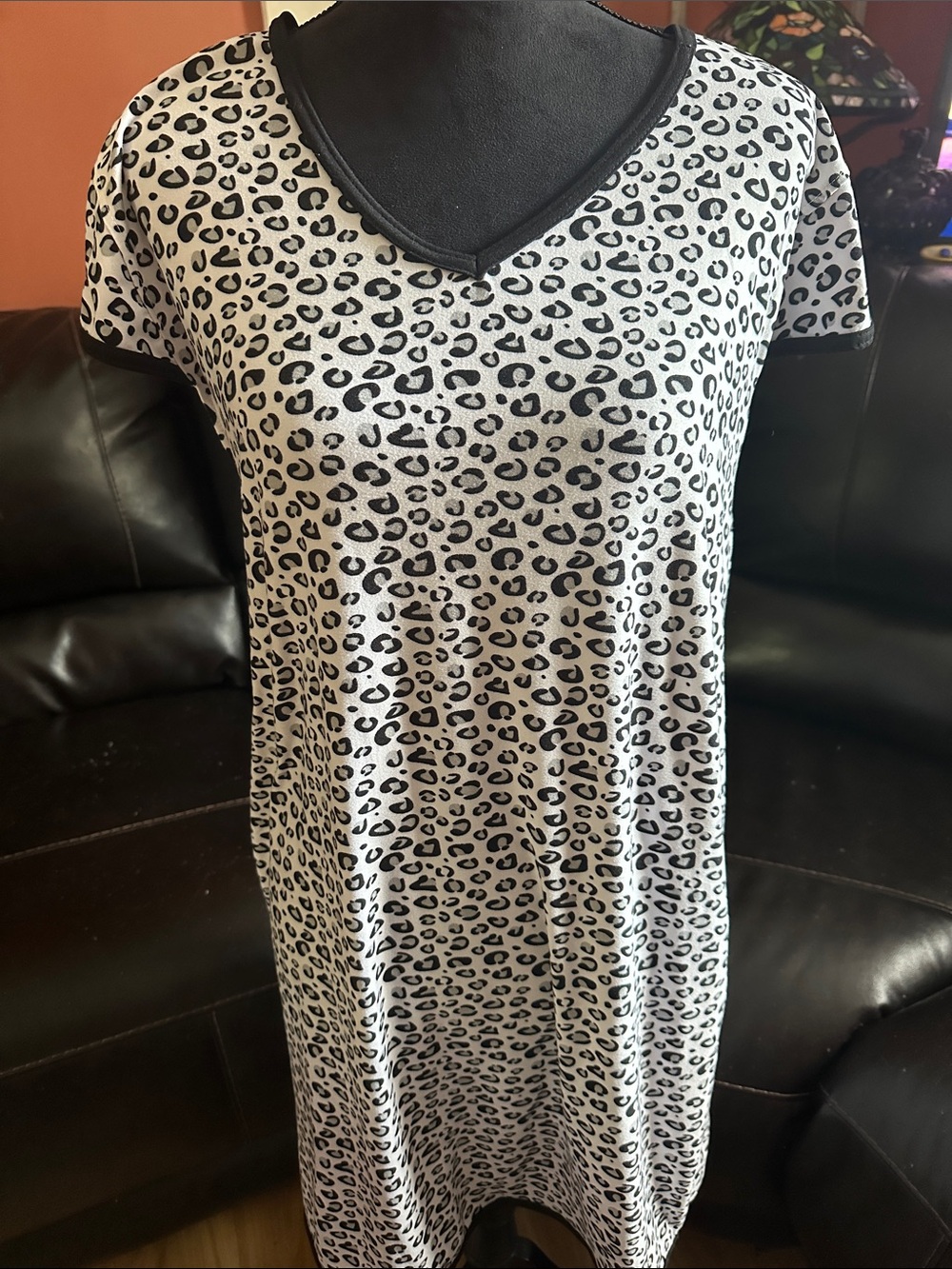 Sag Harbor Black & White Leopard Print V-Neck Chemise